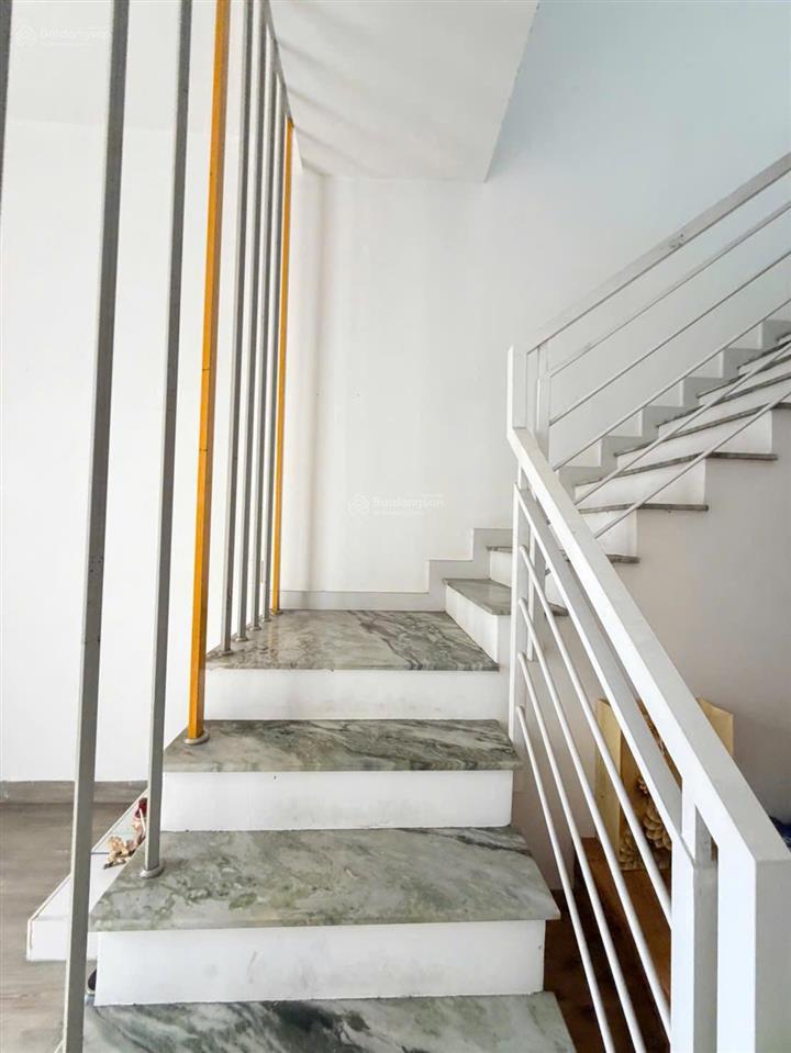 Bán nhà 3 tầng 239m2 ngang 10m thu nhập 40tr/tháng đường xe tải 8m hoàng diệu 2  đại học ngân hàng