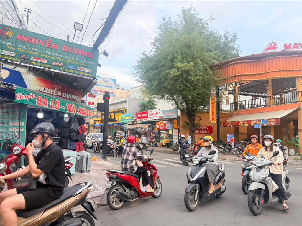 Bán nhà 3 tầng 239m2 ngang 10m thu nhập 40tr/tháng đường xe tải 8m hoàng diệu 2  đại học ngân hàng