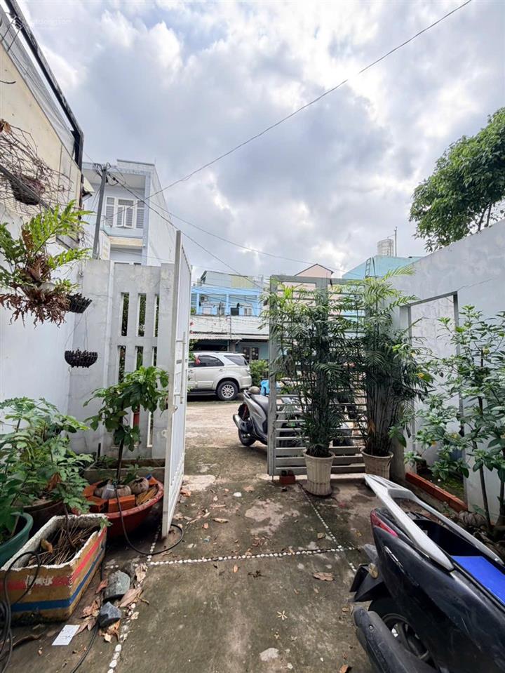 Bán nhà 3 tầng 239m2 ngang 10m thu nhập 40tr/tháng đường xe tải 8m hoàng diệu 2  đại học ngân hàng