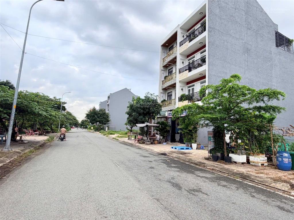 Sót lại lô đất 90m2 đầu tư 1 đời chủ cực tốt ngay tại kdc êm đềm đường 16m ngang 5m vuông vức đẹp