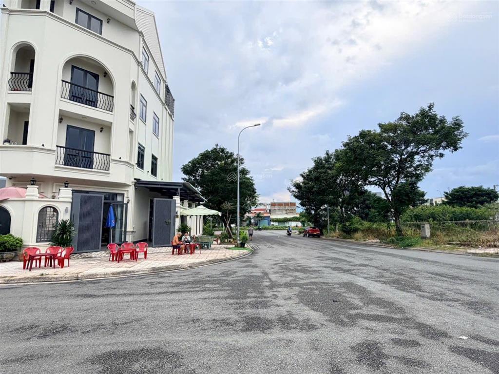 Sót lại lô đất 90m2 đầu tư 1 đời chủ cực tốt ngay tại kdc êm đềm đường 16m ngang 5m vuông vức đẹp