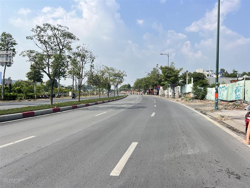 Bán nhanh chdv đường oto thông thoáng  110m2  ngang 5m  thu nhập 136tr/n  phạm văn đồng
