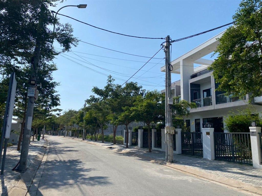 Bán nhà phố dự án la maison de cần giờ, dt 5x22 xd 1 trệt 2 lầu 1 tum, sh hỗ trợ bank  0965 004 ***