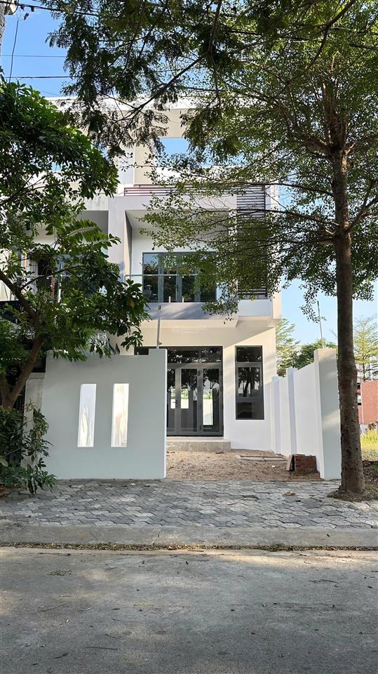 Bán nhà phố dự án la maison de,phước lộc,cần giờ,dt 5x22,xd 1 trệt 2 lầu 1 tum,giá 7tỷ299  huy