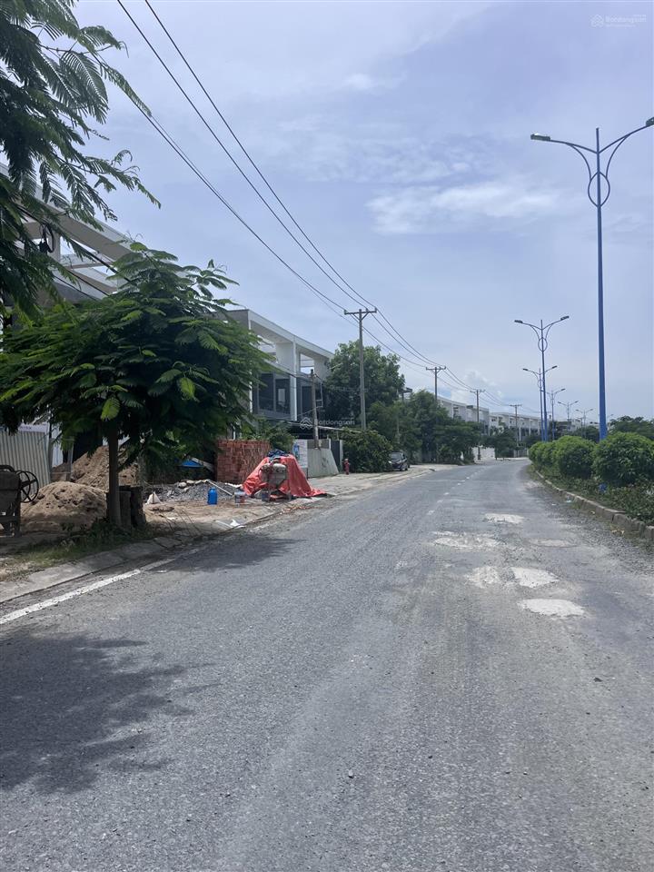 Bán nền np, mt đường lvn dự án la maison de, phước lộc cg. dt 5x22 giá 7,1 tỷ  0965 004 *** mr huy