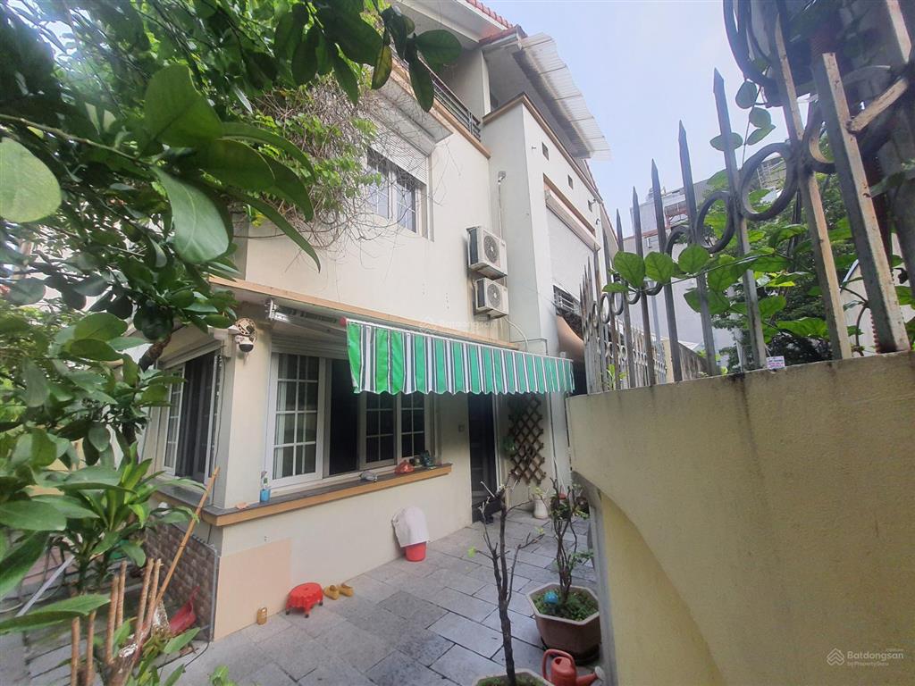 Bán nhà 3t, 280m2 đất tại xuân đỉnh (xin phép không tg/ mg/qc), sổ đỏ, không dính qh, giá tl nhẹ