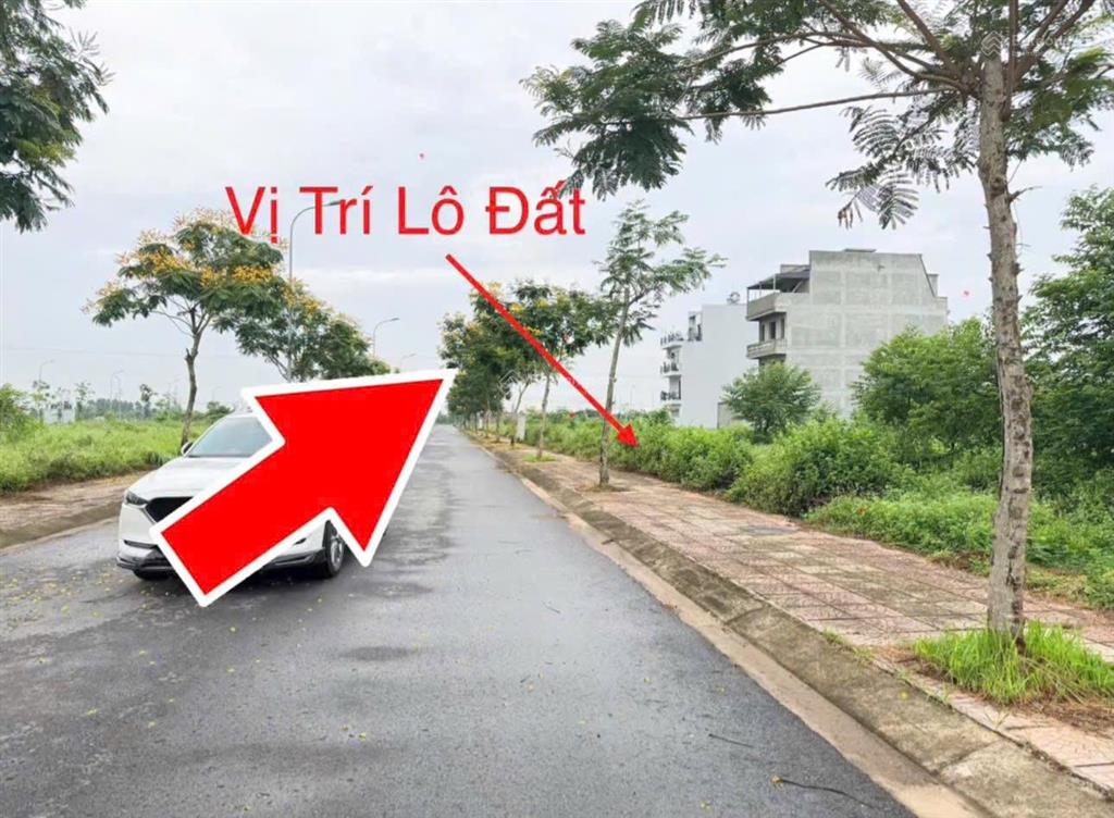 Lô 120m  nam vĩnh yên  băng 2 đường 33m