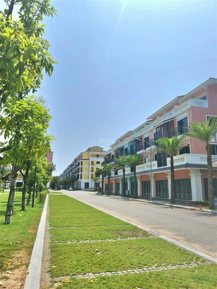 Chính chủ bán shophouse sonasea vân đồn harbor city 100m²,4 tầng,sổ đỏ lâu dài,view biển,chỉ 4,8tỷ