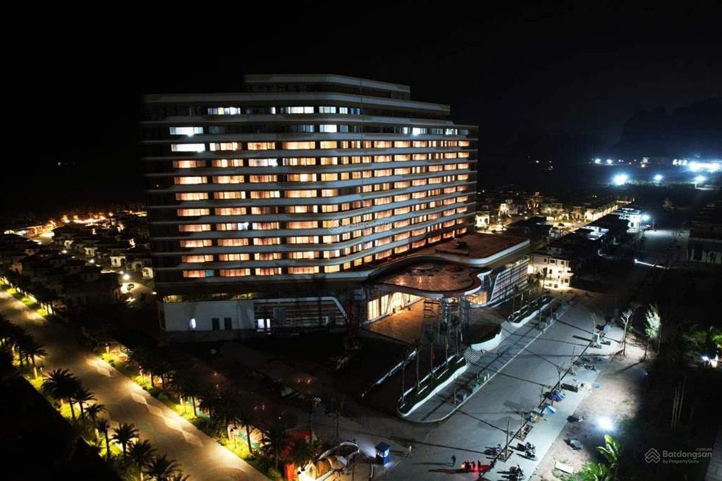 Chính chủ bán shophouse sonasea vân đồn harbor city 100m²,4 tầng,sổ đỏ lâu dài,view biển,chỉ 4,8tỷ