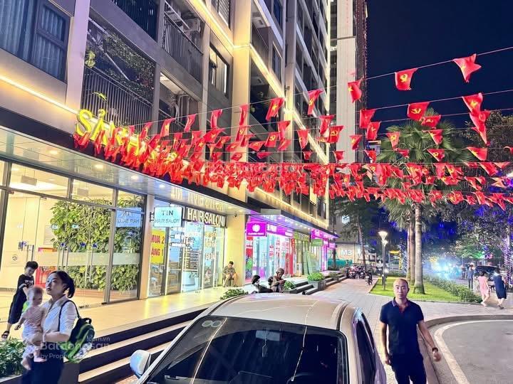 Cho thuê shop mặt sảnh massteri toà h, dt 72m2 giá 45tr/th