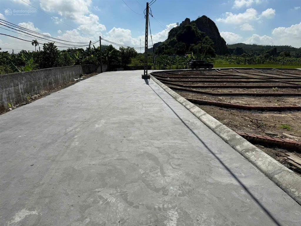 1 lô cách trường cấp 2 lại xuân chỉ 200m  đường rộng 8m ô tô đỗ tận cửa  giá 295 triệu