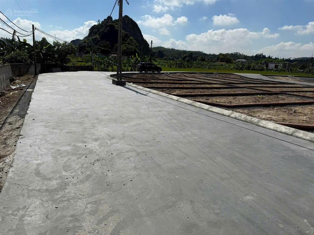 1 lô cách trường cấp 2 lại xuân chỉ 200m  đường rộng 8m ô tô đỗ tận cửa  giá 295 triệu