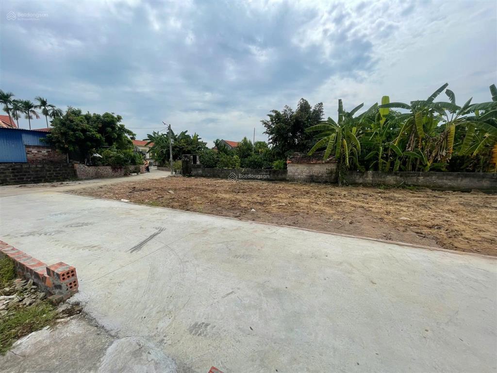 Hiếm có lô đất cắt lỗ tại phường hòa bình  cách thị trấn núi đèo chỉ 1km  ô tô đỗ cửa  820 triệu
