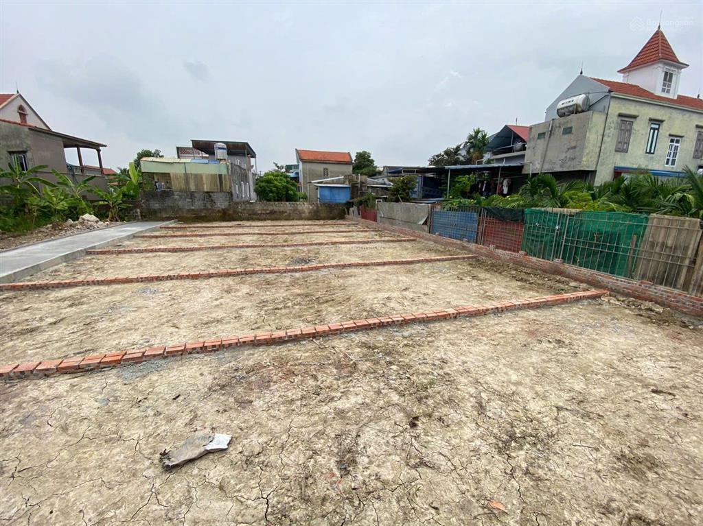 Giá tốt khu vực, hiếm có 1 lô sổ đỏ full thổ cư, ô tô vào tận đất với giá 395 triệu tại hợp thành