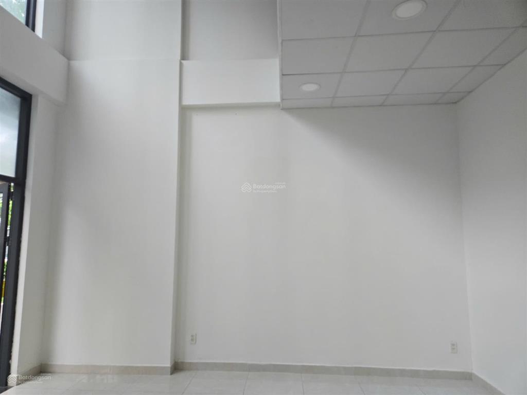 Bán shophouse thông tầng sài gòn intela  giá 3,3 tỷ  sẵn hđ thuê