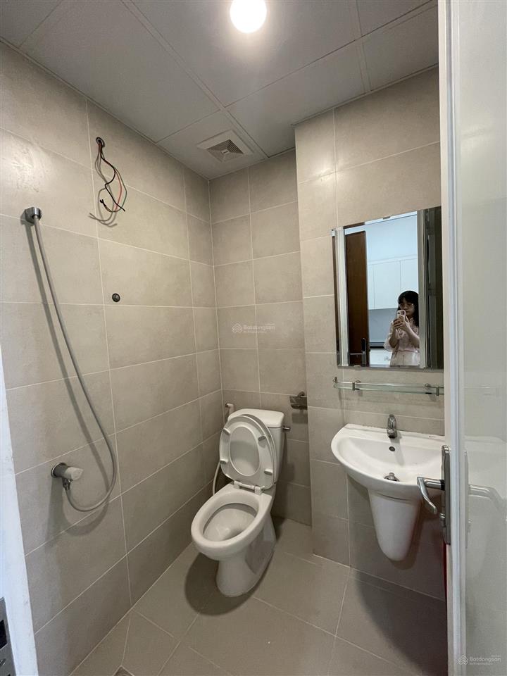 Bán căn 50m2  2pn2wc  50m2  tầng 15  view hồ bơi  giá 2,05 tỷ  sài gòn intela