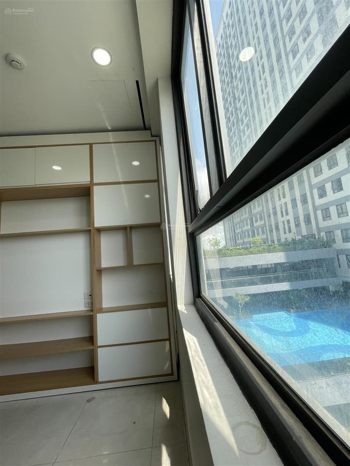 Bán căn 50m2  2pn2wc  50m2  tầng 15  view hồ bơi  giá 2,05 tỷ  sài gòn intela