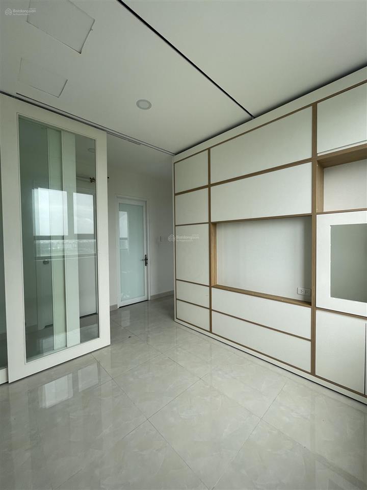 Sài gòn intela bán căn 55m2  tầng 13 block b  giá 2 tỷ bao thuế phí