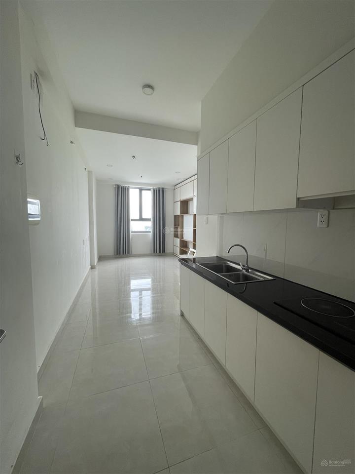 Sài gòn intela bán căn 55m2  tầng 13 block b  giá 2 tỷ bao thuế phí