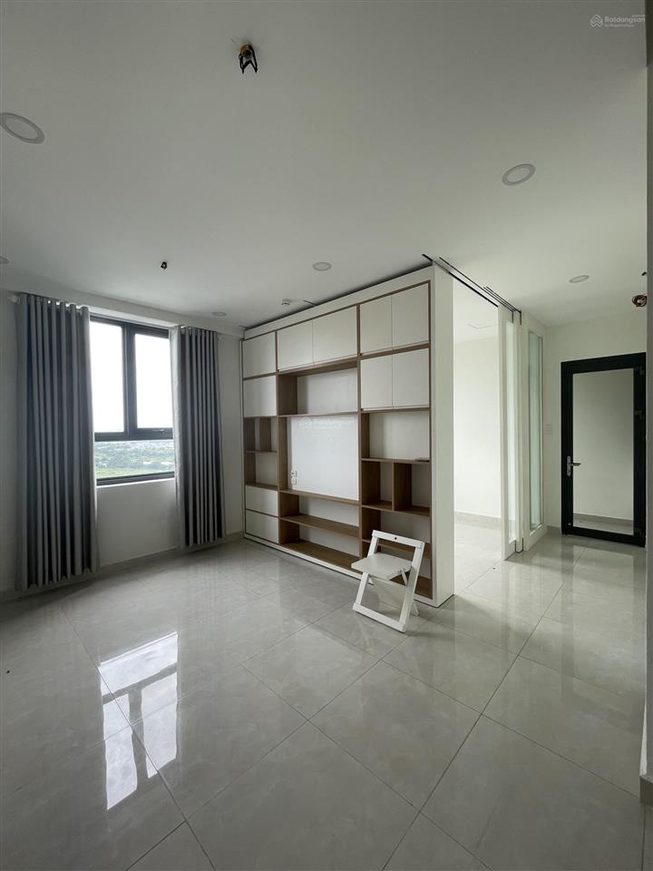 Sài gòn intela bán căn 55m2  tầng 13 block b  giá 2 tỷ bao thuế phí