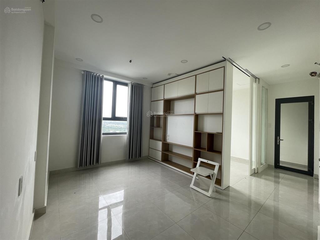Sài gòn intela bán căn 55m2  tầng 13 block b  giá 2 tỷ bao thuế phí