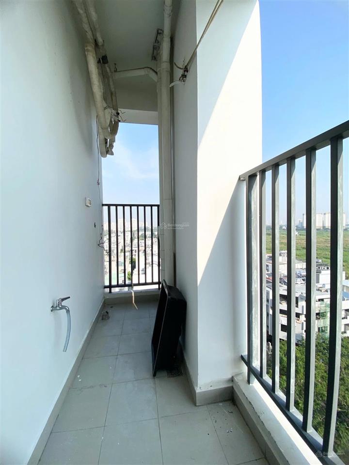 Bán căn góc có ban công  2pn2wc  sài gòn intela  2,1 tỷ