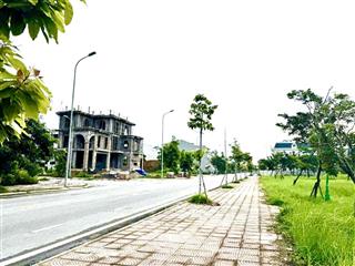 Bán đất nền 400 mét vuông (20*20) hai mặt tiền, view hồ và công viên, khu đô thị mới nam vĩnh yên.