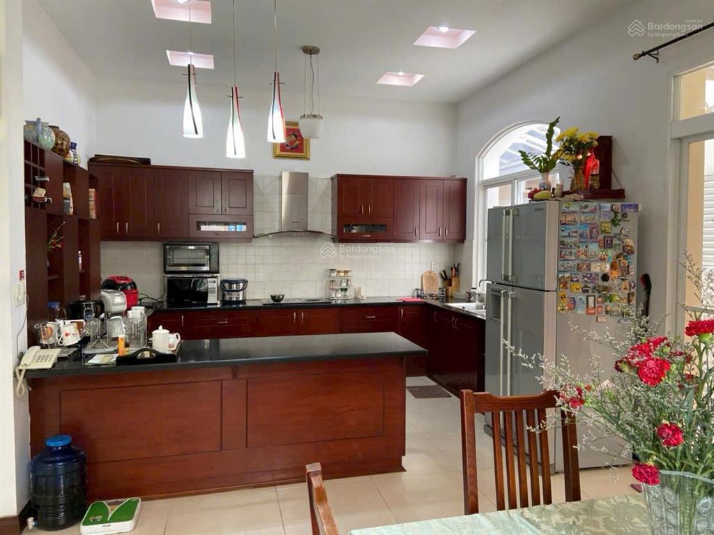 Cần bán căn góc biệt thự mỹ thái phú mỹ hưng 180m2 giá tốt chỉ 54tỷ nội thất đẹp  0907 263 *** mỹ