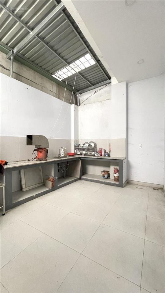 Hẻm thống nhất  5 x 15m  2 tầng  chính chủ đang ở  kẹt tiền bán gấp đổi nhà nhỏ hơn