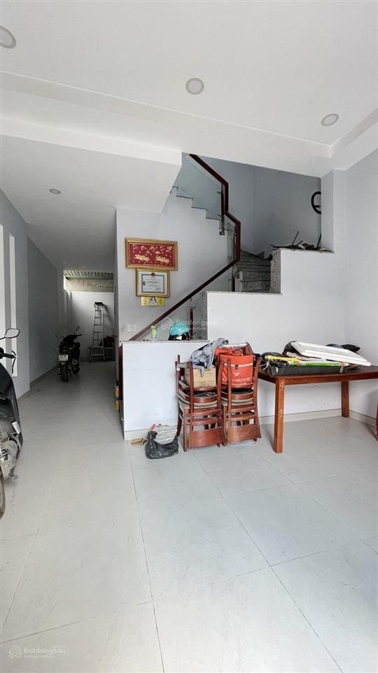 Hẻm thống nhất  5 x 15m  2 tầng  chính chủ đang ở  kẹt tiền bán gấp đổi nhà nhỏ hơn