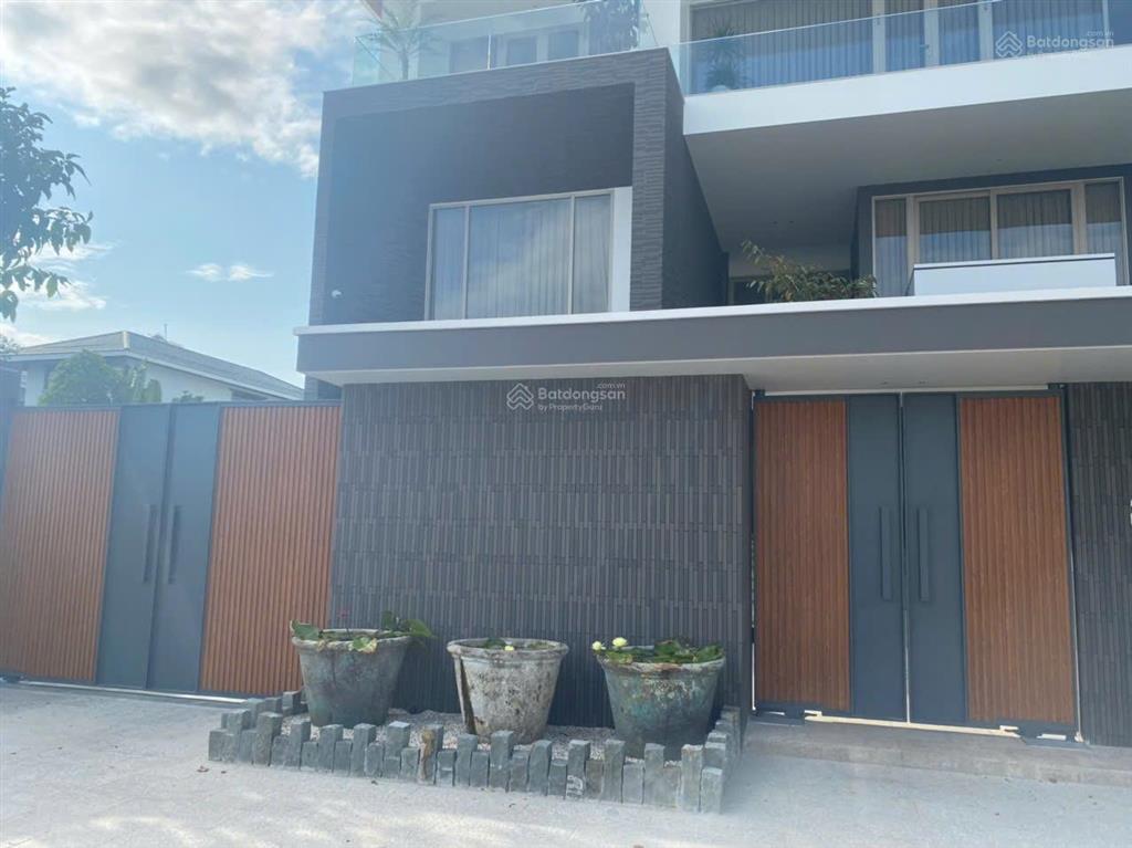 Chính chủ cần bán góc 2mt view sông khu biệt thự đảo nổi 431m2 ngang 15,8m giá chỉ bằng lô thường