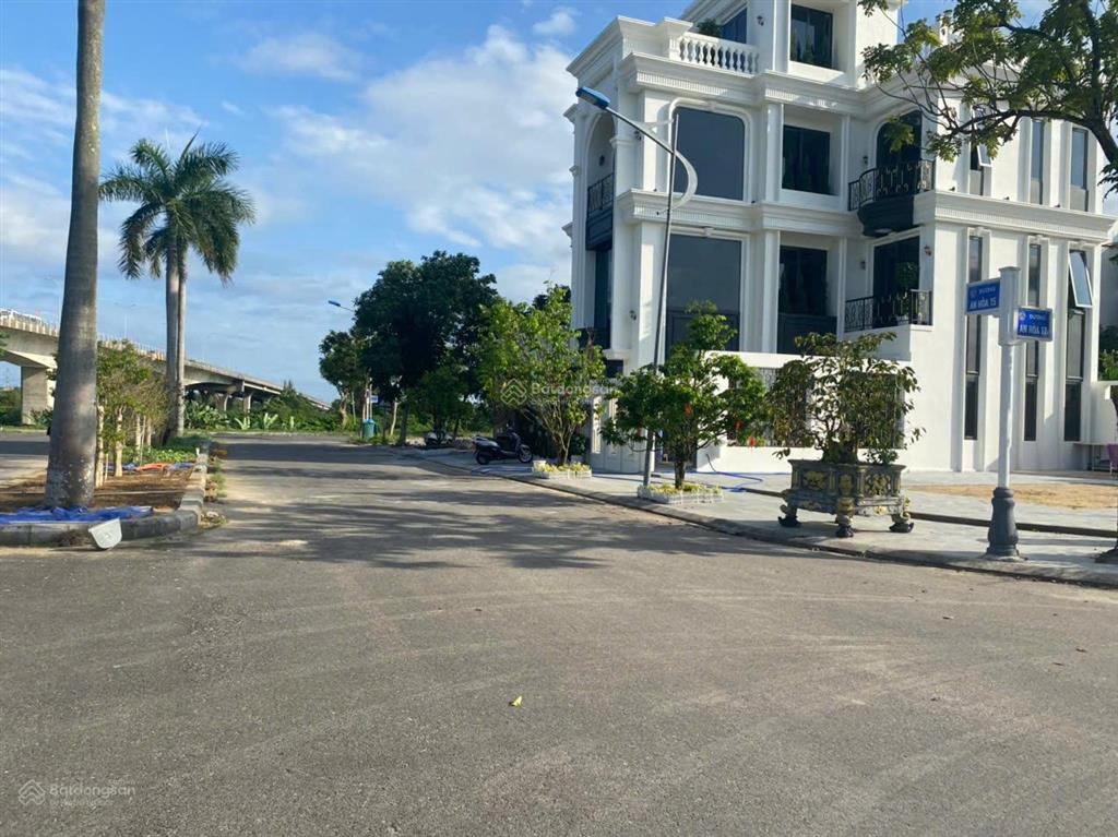 Cần bán gấp góc 2mt khu biệt thự đảo nổi 431m2 đối diện công viên + view sông nhỏ.  0793 258 ***