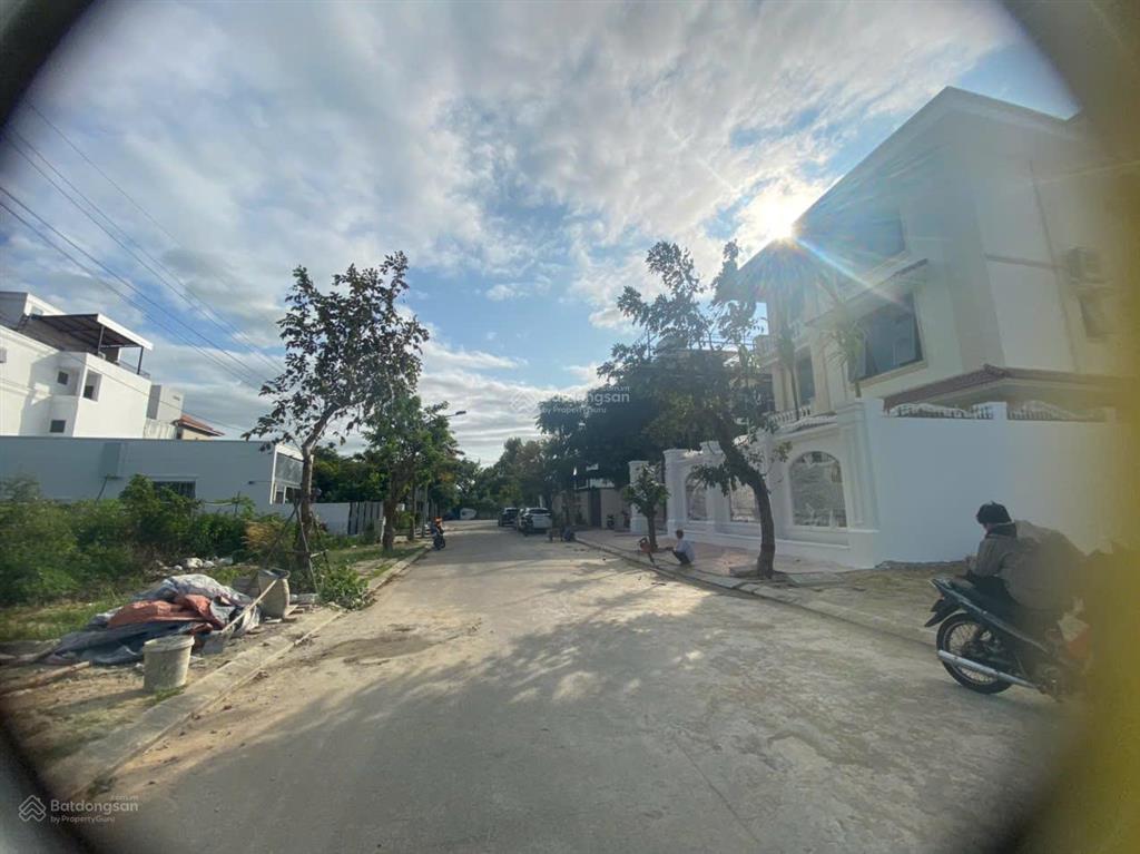 Bán đất biệt thự tại trung tâm thành phố đà nẵng 367m2 ngang 15m gần sông. giá 52tr/m2  0793 258 ***