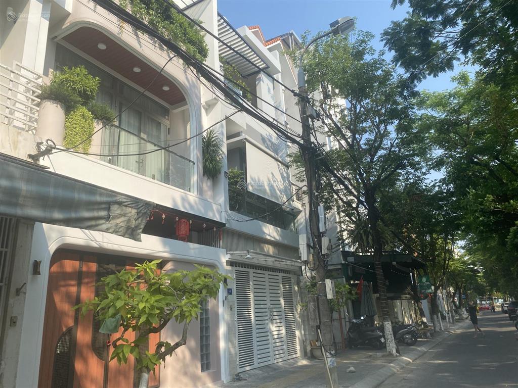 Cần bán nhà 4 tầng đối diện công viên trung tâm đà nẵng. dt đất 90m2 ngang 5m giá 10tỷ tl