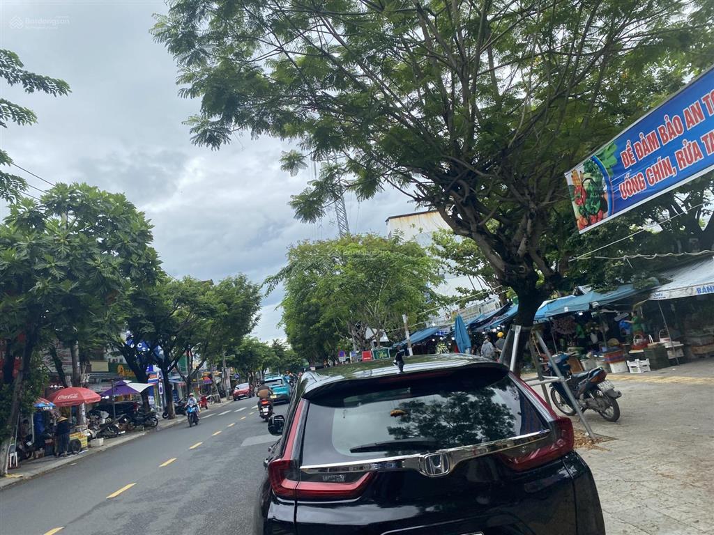 Cần bán 2 lô liền kề đẹp nhất đường núi thành trung tâm đà nẵng. 238m2 ngang 9,5m vị trí vip nhất