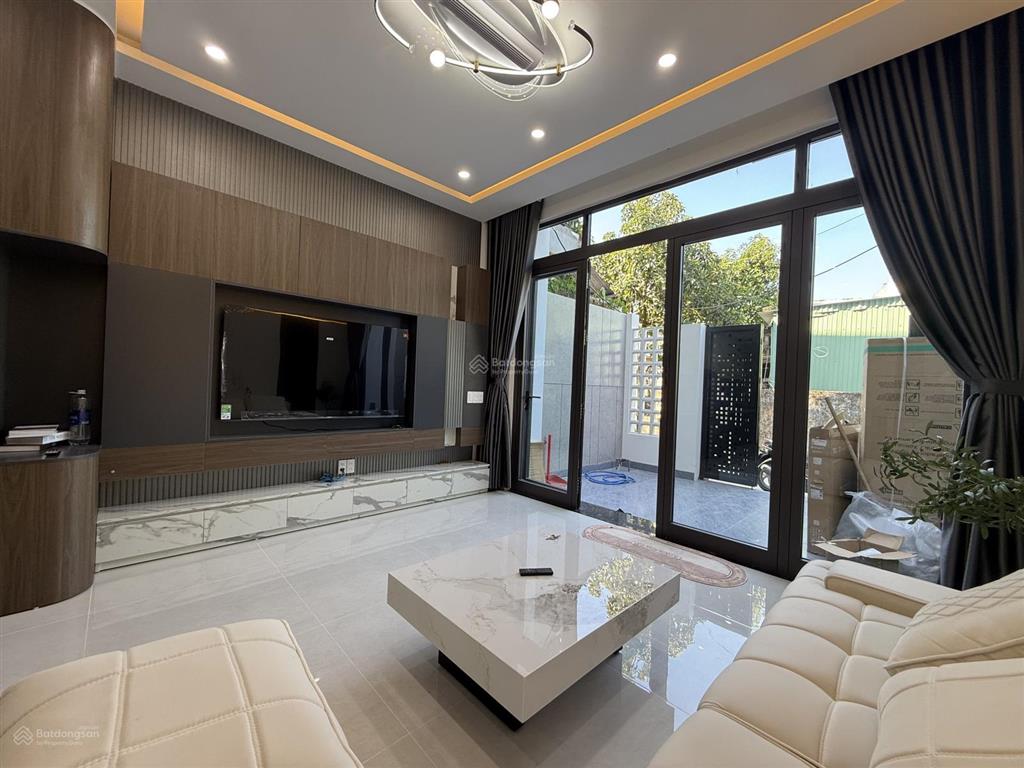 Chính chủ cần bán ngôi nhà tâm huyết 3 tầng 3 mê kiệt otto thoáng bình thái 1 nhà đẹp nội thất ful