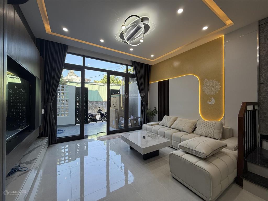 Chính chủ cần bán ngôi nhà tâm huyết 3 tầng 3 mê kiệt otto thoáng bình thái 1 nhà đẹp nội thất ful