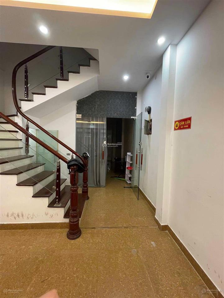 Cho thuê 3 phòng ngách 23 ngõ 165 dương quảng hàm, cầu giấy 94m2