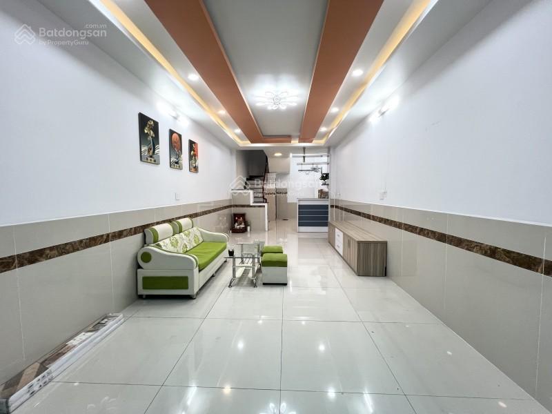 Hẻm oto vf3 khu phan xích long 5 tầng nhà còn mới 4pn sát mặt tiền