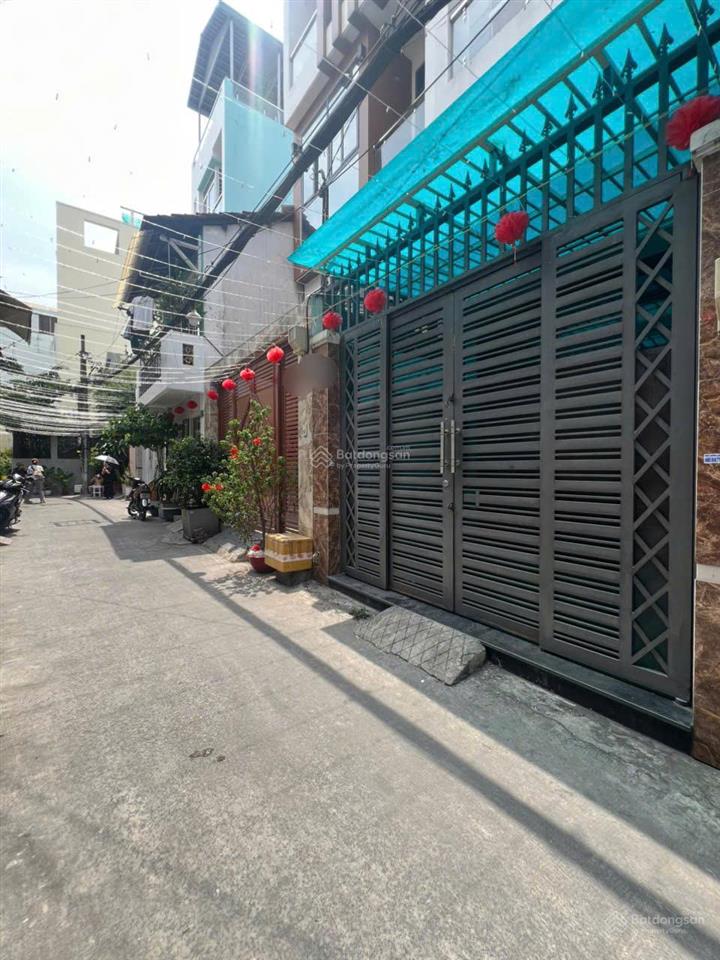 Hẻm oto vf3 khu phan xích long 5 tầng nhà còn mới 4pn sát mặt tiền