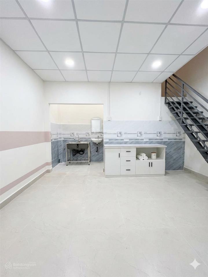 Bán nhà cấp 4 phạm văn bạch 4.3m x 14m có lửng ngay sân golf tân sơn nhất chỉ 85tr/m2