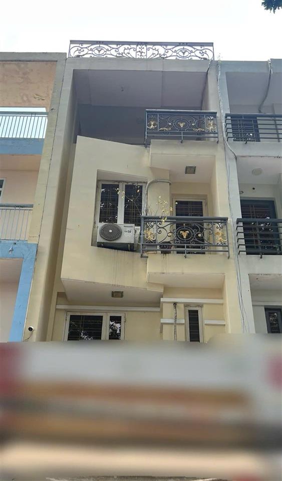 Mặt tiền kinh doanh nguyễn sỹ sách 4 tầng 4pn có sân thượng oto đổ trong nhà