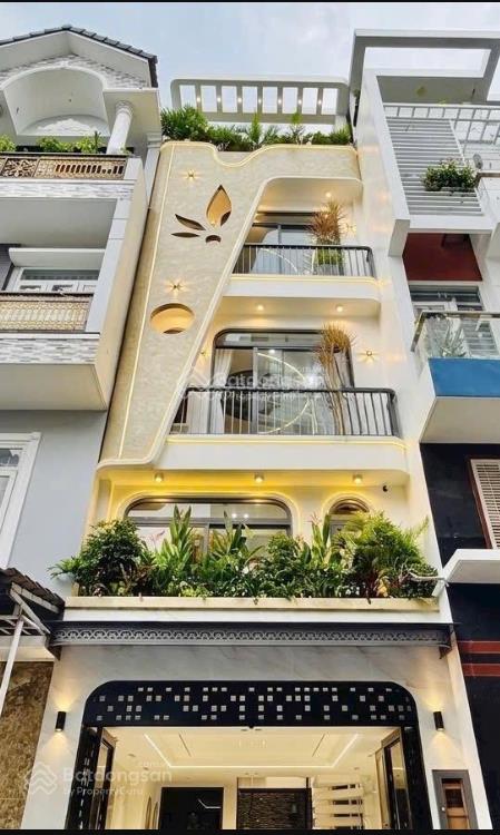 Nhà xây mới 5 tầng khu vip có thang máy gara ô tô 4 phòng ngủ, gần metro số 2 giáp sân bay