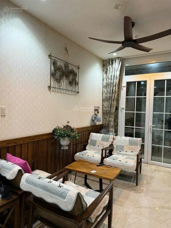 Giảm 2 tỷ căn nhà 5 tầng bán cổ điển 6m x 15m ngay t3 tân sơn nhất gần 320m2 sử dụng