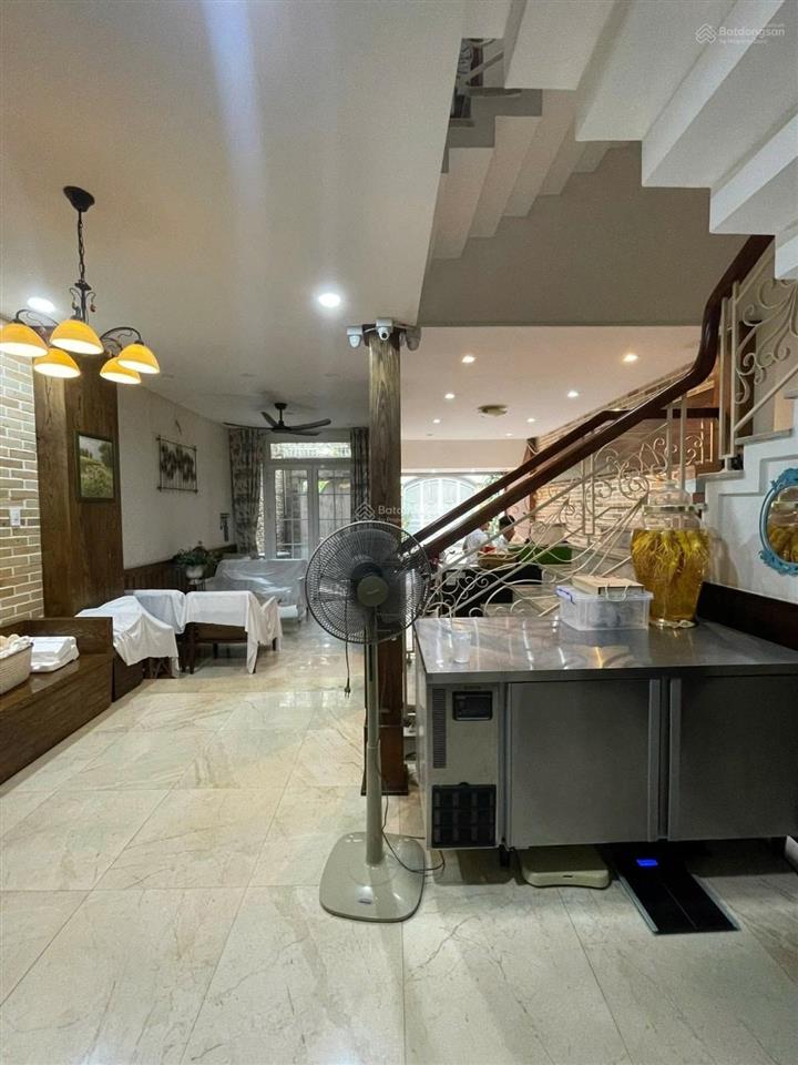 Giảm 2 tỷ căn nhà 5 tầng bán cổ điển 6m x 15m ngay t3 tân sơn nhất gần 320m2 sử dụng