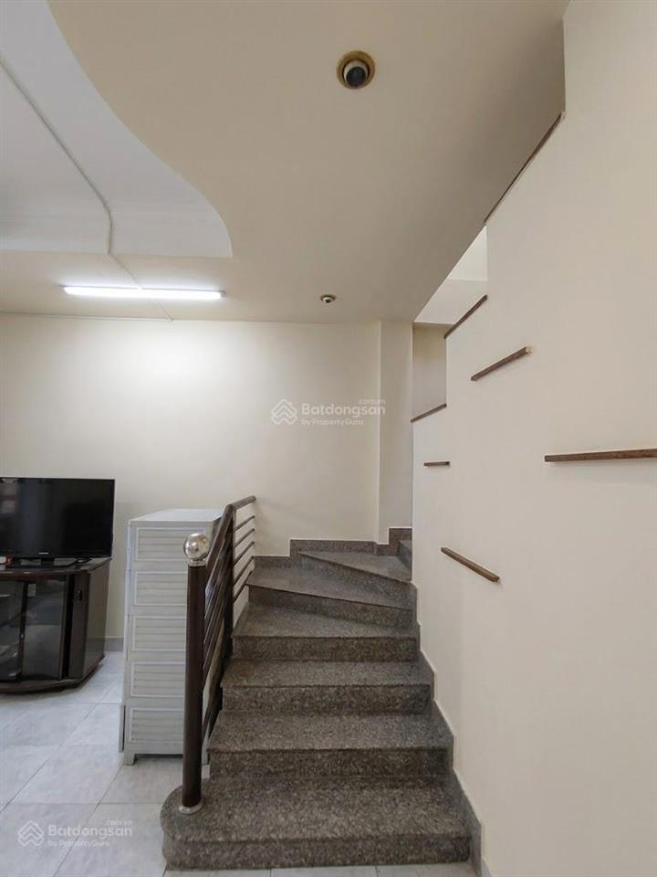 Nhà ngon thanh khoản tốt 5m x 20m ngay vincom cộng hòa thông ra t3 sân bay
