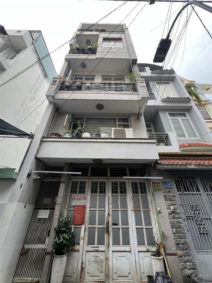 Khu vip ngay sân bay 5 tầng dt 80m2 có 10 pn nhà chủ đang ở đường nguyễn văn vĩnh