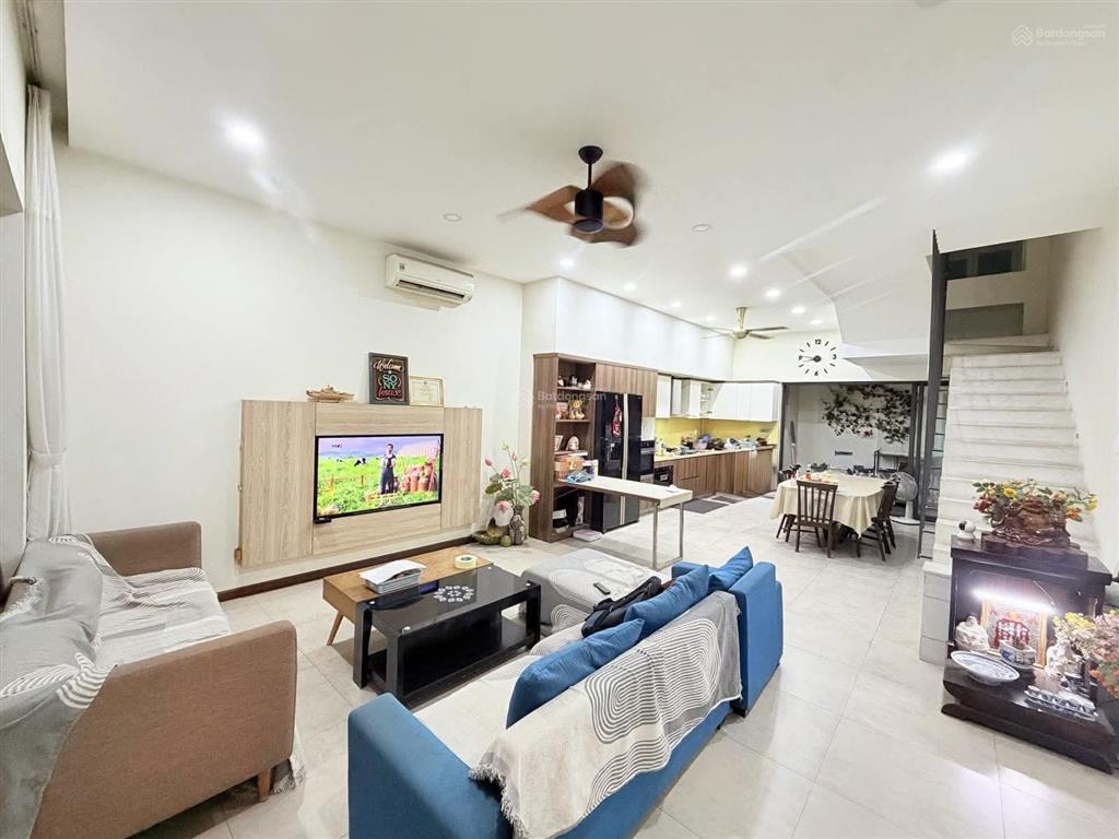 Nhà 6 tầng khu thăng long giáp sân bay ngang hiếm 5.3m có hầm để ô tô dtsd 320m2 sổ sẵn
