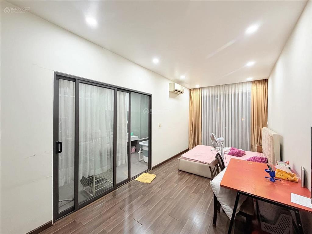 Nhà 6 tầng khu thăng long giáp sân bay ngang hiếm 5.3m có hầm để ô tô dtsd 320m2 sổ sẵn