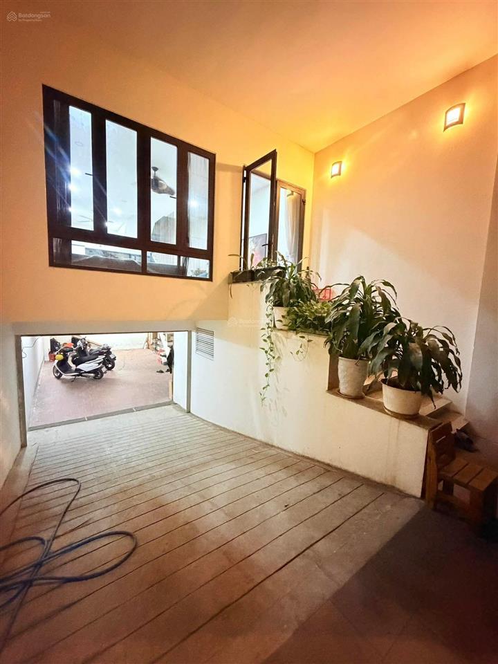 Nhà 6 tầng khu thăng long giáp sân bay ngang hiếm 5.3m có hầm để ô tô dtsd 320m2 sổ sẵn